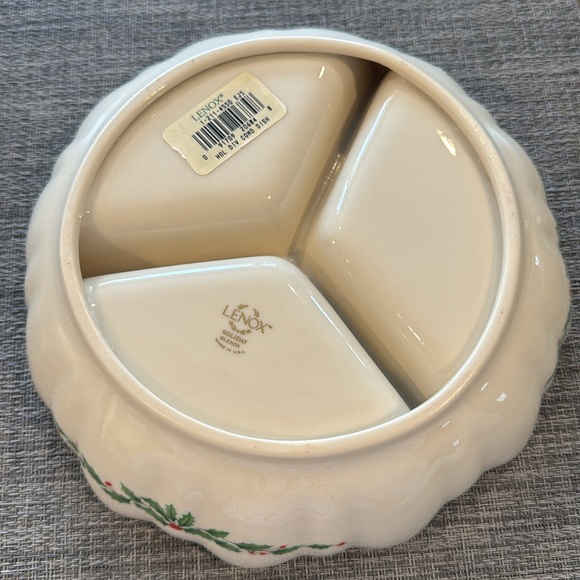 Lenox Brand New Never Used Christmas Divided Condiment Dish 8” Diameter - Picture 3 of 3